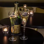 Hotel Les Bulles De Paris
