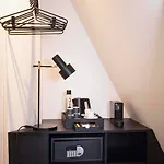 Le 12 Hotel