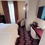 Mom\'Art Hotel