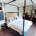 Mom\'Art Hotel
