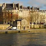 Paris Marais 75004 Seine River