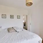 Charming Apartment With Balcony For 2