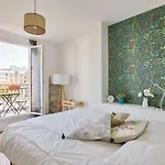 Charming Apartment With Balcony For 2