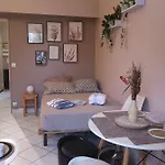 Charming Apartment Near Moulin Rouge