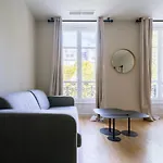 Stylish 2 Bedroom Apartment In Paris