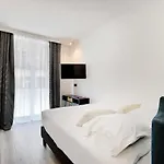 Magnifique Appartement - 2Br - 6P - Place De L\'Etoile