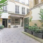 Louvre Charmant Studio
