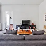 Modern Apt 3Bdr/3Bath - Louvre Museum/Tuileries