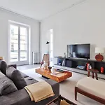 Modern Apt 3Bdr/3Bath - Louvre Museum/Tuileries