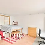 Charming Accommodation For 2 People - Paris