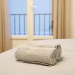 Paris: Agreable Chambre D\'Un Grand Artiste