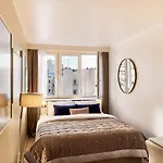 Chambre Entierement Renovee A Paris Montparnasse