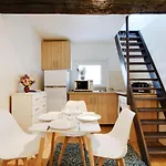 Apartment In The Heart Of The Marais