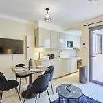 New apartment Sacrée coeur/Moulin rouge (Lepic)