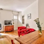 Bright Apartment In The Heart Of Batignolles
