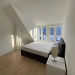Upscale 80M2 2 Bedroom Apartment Near Champs Elysees