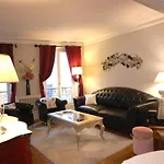 Two-Bedroom Apartment Champs-Elysees