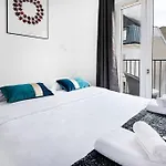 Superbe Studio Avec Balcon Au Coeur De Montorgueil
