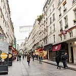 Superbe Studio Avec Balcon Au Coeur De Montorgueil