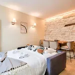 Cozy Apartement Heart Historic Paris