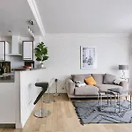 Beautiful Bright Parisian Apartment Near Bercy