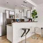 Beautiful Bright Parisian Apartment Near Bercy
