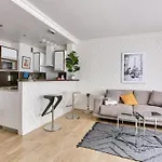 Beautiful Bright Parisian Apartment Near Bercy