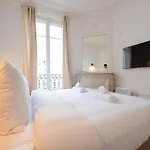 Mbm - Eiffel Tower View