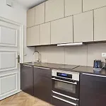 Apartment Louvre Museum By Studio Prestige