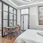 Apartment Louvre Museum By Studio Prestige