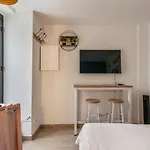 Studio In The Marais District - Paris - Welkeys