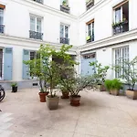 Luminous Appt And Design Close To The Sacred Heart