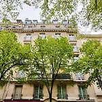 Bright Apartment Ideal For 2 In The 15Th Arrondissement