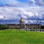 Modernized Studio - Meters From The Invalides Gardens