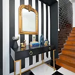 Black & White - Chic & Petit Maison- Pigalle 9Eme