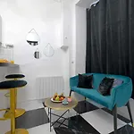 Black & White - Chic & Petit Maison- Pigalle 9Eme