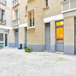 Newly Renovated Studio Under The Parisian Roofs - Arc De Triomphe
