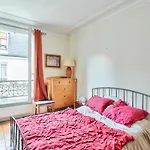 Old Apartment For 3 People In Place D\'Italie