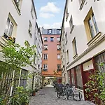 Freshly Renovated Apartment In The Heart Of Paris