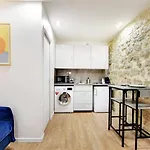 Freshly Renovated Apartment In The Heart Of Paris