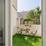 Quiet Studio With Terrace Near Beautiful Garden