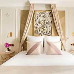 Merveil - Luxury Suite - Opera - Rougemont II
