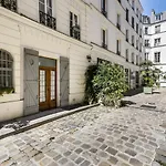 Modern French Studio In Paris