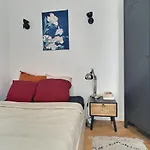 Bright 34 M Ideally Located In Paris