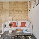 Apartment Center Of Paris By Studio Prestige