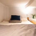 Bright Studio Of 25 M In The Heart Of Paris 4Th