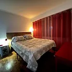 Grand Appartement Avec Balcon Et Parking Gratuit Sur Place