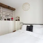 Charming Appartment In Le Marais
