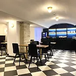 New Hotel Lafayette