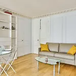 Appartement Quartier Champs-Elysees 3